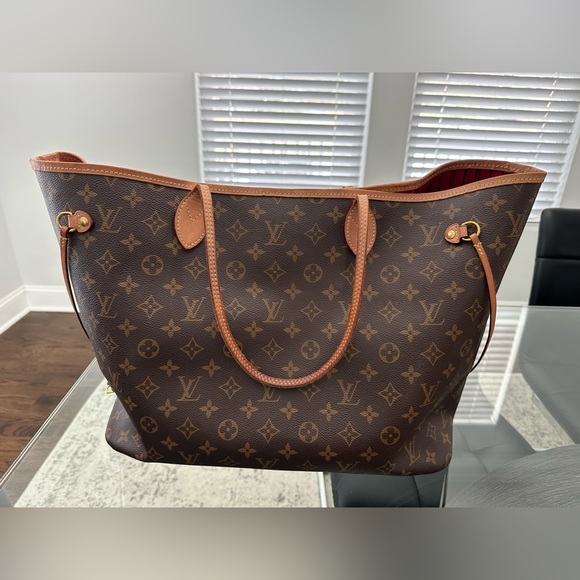 Louis Vuitton Neverfull GM Tote - Picture 4 of 11